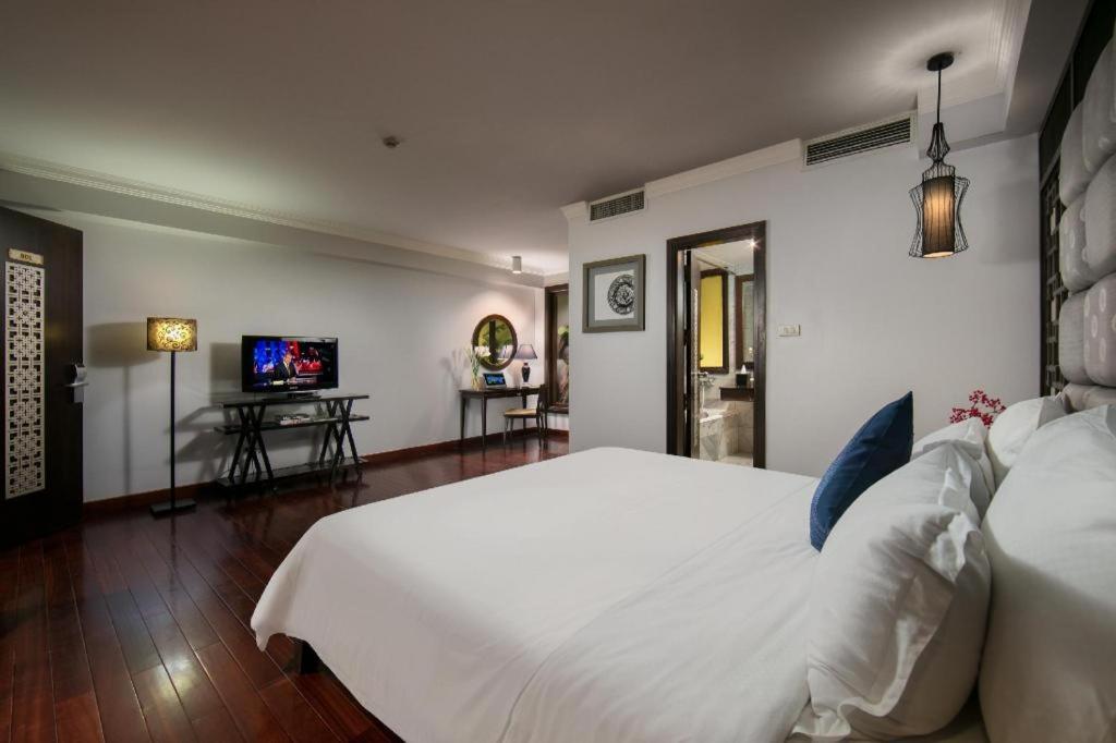 Church Boutique Hotel Hang Trong Hanoi Exterior foto